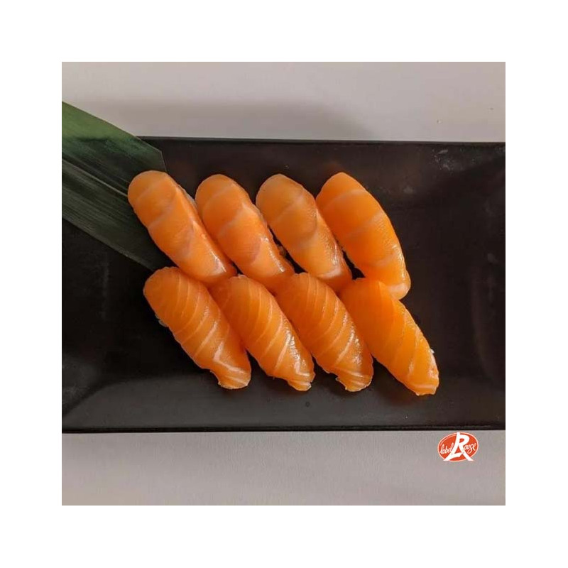 Dégustez 8 sushi saumon préparés par de vrais chefs japonais